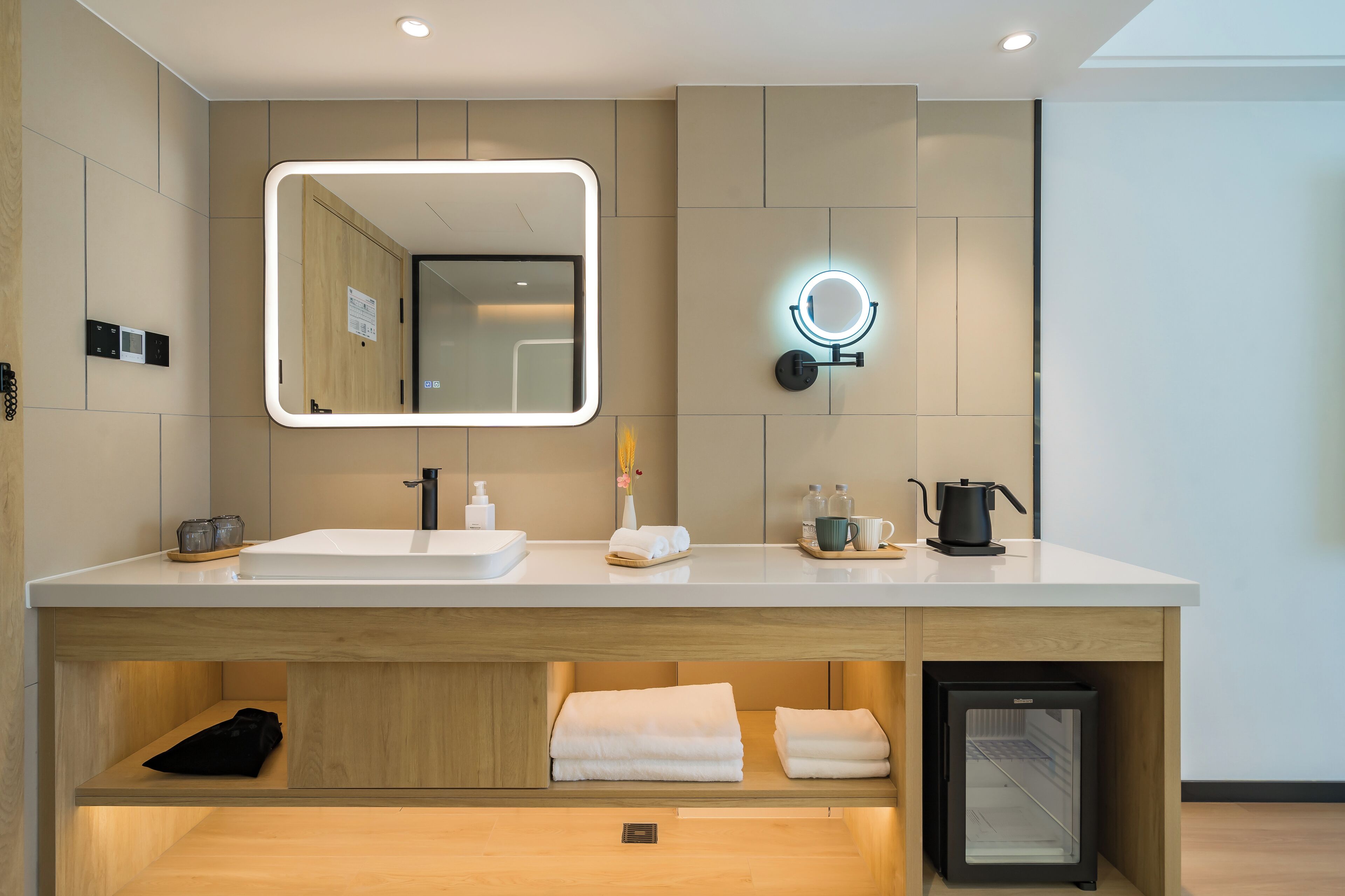 Televisión LED 75 pulgadas con canales de televisión por cable