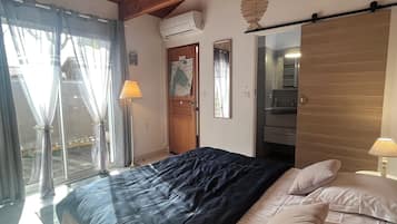 Hochwertige Bettwaren, Zimmersafe, individuell eingerichtet