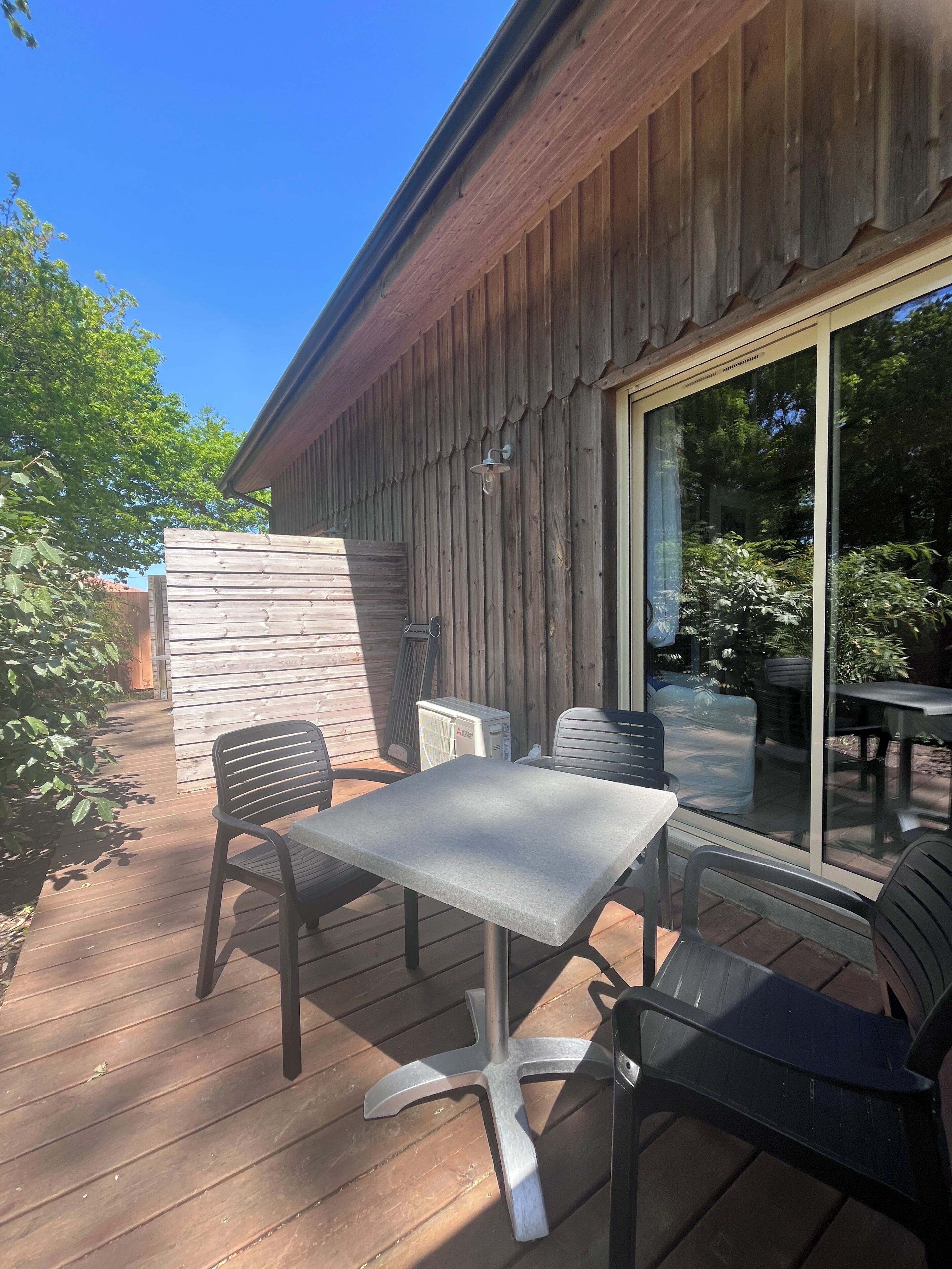 Chambre Triple Supérieure, vue cour intérieure | Terrasse/Patio