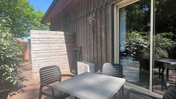 Chambre Triple Supérieure, vue cour intérieure | Terrasse/Patio