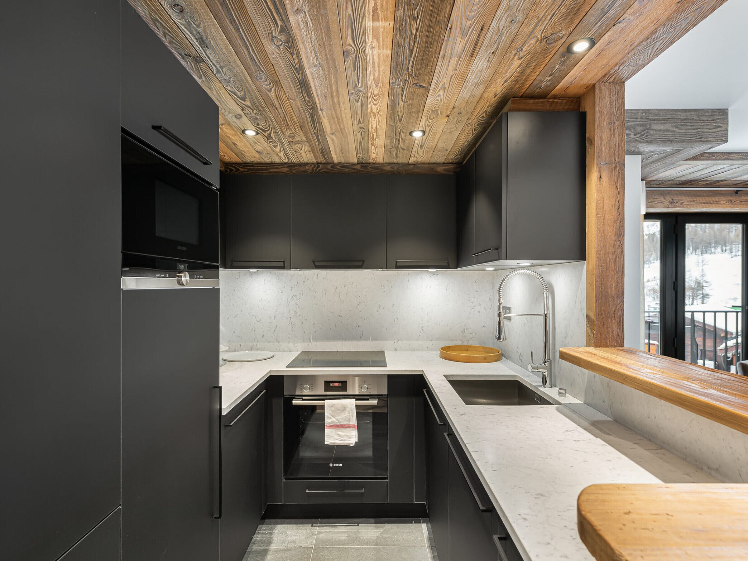 冰箱、微波炉、烤箱、洗碗机