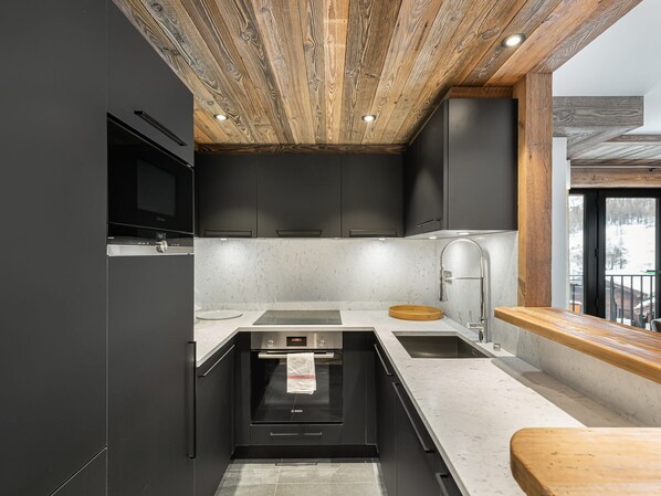 Fridge, microwave, oven, dishwasher