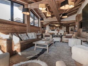 Unclassified image, 5 of 15, button