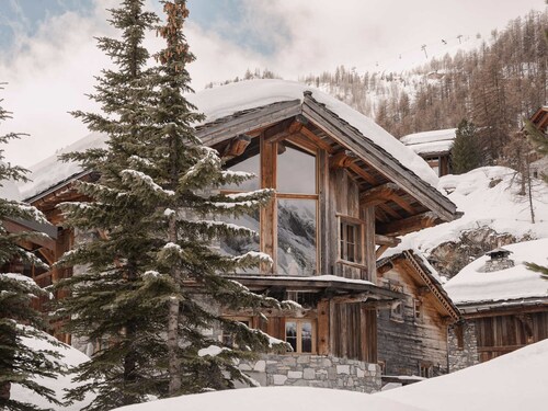 Mountain chalet with steam room and fireplace in Val-d'Isère