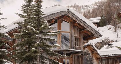 Mountain chalet with steam room and fireplace in Val-d'Isère