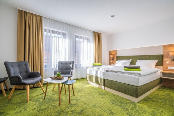 Deluxe-Doppelzimmer | Zimmersafe, Schreibtisch, laptopgeeigneter Arbeitsplatz