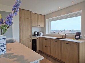 Kühlschrank, Ofen, Herdplatte, Geschirrspüler