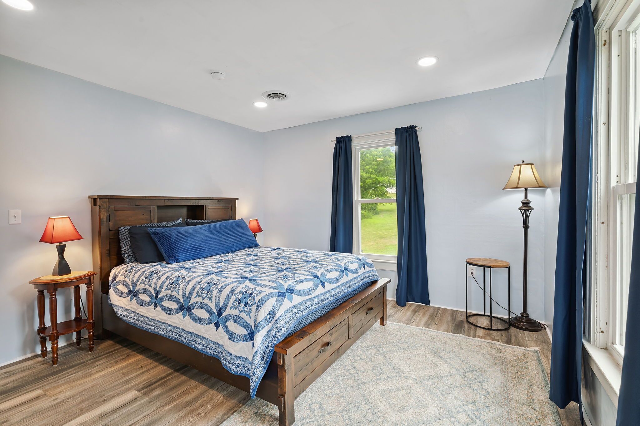 4 habitaciones, tabla de planchar con plancha y wifi gratis 