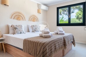 6 bedrooms, iron/ironing board, free WiFi, bed sheets