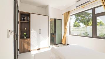 6 habitaciones, tabla de planchar con plancha, wifi y ropa de cama