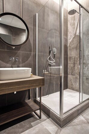 Bathroom - Superb Room for 4 near Duomo di Milano (Milan)