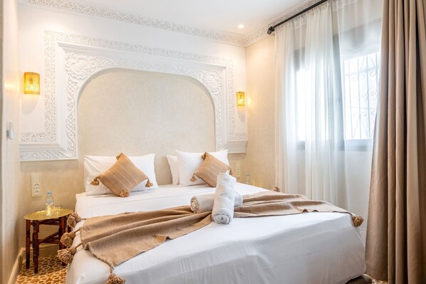 1 habitación, tabla de planchar con plancha, wifi gratis y ropa de cama 