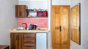 Fridge, microwave, coffee/tea maker, electric kettle