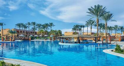 Scenic Coastal Escape | Dive, Dine, Spa & Enjoy Stunning Water Views