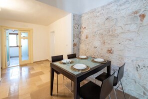 Dining - Casa Annamaria 2 by Rentbeat (Ostuni)