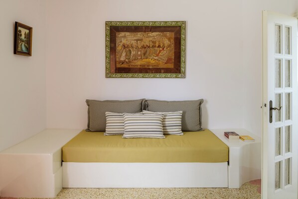 Room - Two Bedroom Villa with Sea View, Kaminia Holiday Homes (Santorini)