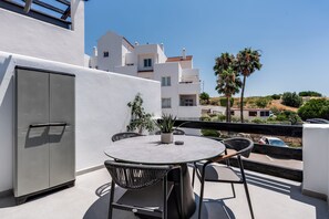 Outdoor dining - Apartamento en Estepona (Estepona)