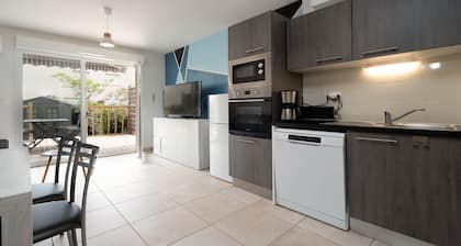 Charming Villa by Serignan Beach