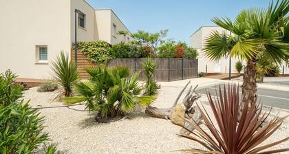Charming Villa by Serignan Beach