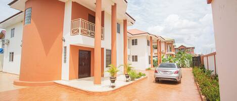 Fachada da propriedade