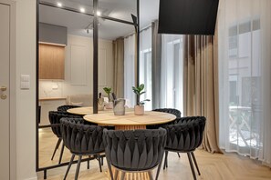 Comfort Studio Suite | In-room dining - GRANO APARTMENTS Gdańsk Granaria (Gdańsk)