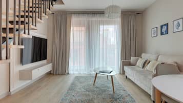 Comfort Studio Suite, Terrace | Iron/ironing board, free WiFi, bed sheets