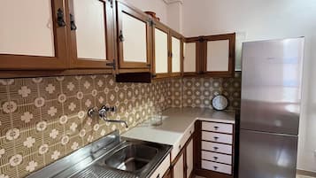 Kühlschrank, Ofen, Herdplatte, Geschirrspüler