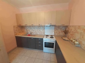 Oven, stovetop