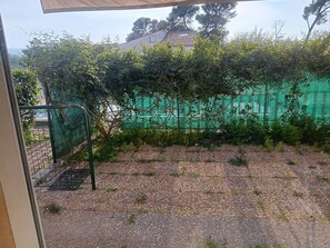 Property grounds - Rental Semi-detached house (Grasse)