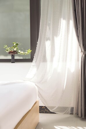 6 bedrooms, iron/ironing board, free WiFi, bed sheets
