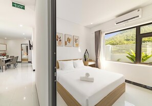 6 bedrooms, iron/ironing board, free WiFi, bed sheets