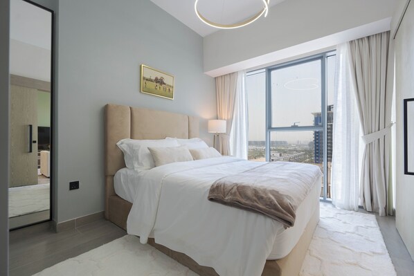 디럭스 아파트, 침실 1개, 발코니 | 고급 침구, 오리/거위털 이불, 메모리폼 침대, 객실 내 금고