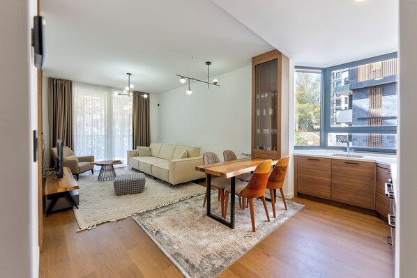 Habitación doble Confort, vista al patio | Wifi gratis 