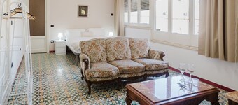 Timeless Elegance in Marsala (Garibaldi House 1)