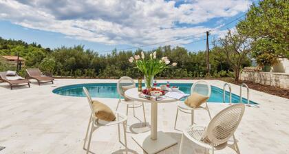 Villa Valeriana with Outdoor Pool