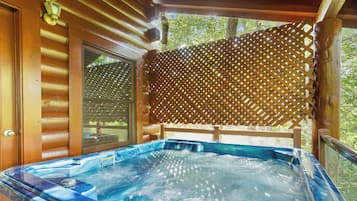 Signature Cabin, 2 Bedrooms, Hot Tub, Mountain View | Private spa tub