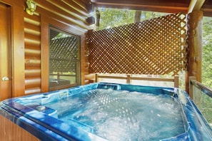 Signature Cabin, 2 Bedrooms, Hot Tub, Mountain View | Private spa tub