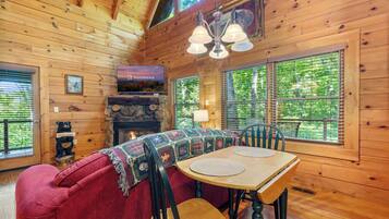 Signature-Ferienhütte, 2 Schlafzimmer, Whirlpool, Bergblick | Ausblick vom Zimmer