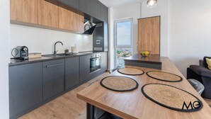 Deluxe-íbúð - 1 svefnherbergi - fjallasýn | Einkaeldhús | Kaffivél/teketill, ísskápur, örbylgjuofn, bakarofn