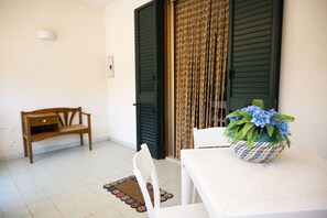 Outdoor dining - Easylife - Residence with parking in Sant'Isidoro (Sant'Isidoro)