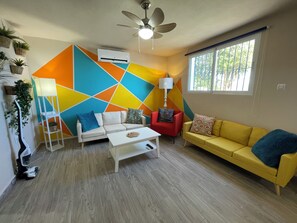 Smart TV - Casita Está Aquí, cozy and comfortable cottage with pool in quiet area (Úrcal)