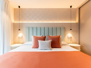 3 عدّة غرف نوم ومكواة/لوح كي وخدمة الإنترنت وملاءات أسرّة