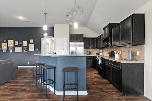 Welcoming 3BR Haven in Scenic Salado