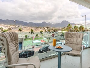 Interior - Apartment 4 bedroom | first floor | mountain view (La Caleta)