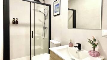 Comfort Shared Dormitory, Mixed Dorm, City View | Bathroom