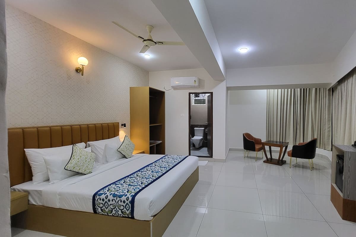 Minibar, laptop workspace, iron/ironing board (on request), free WiFi
