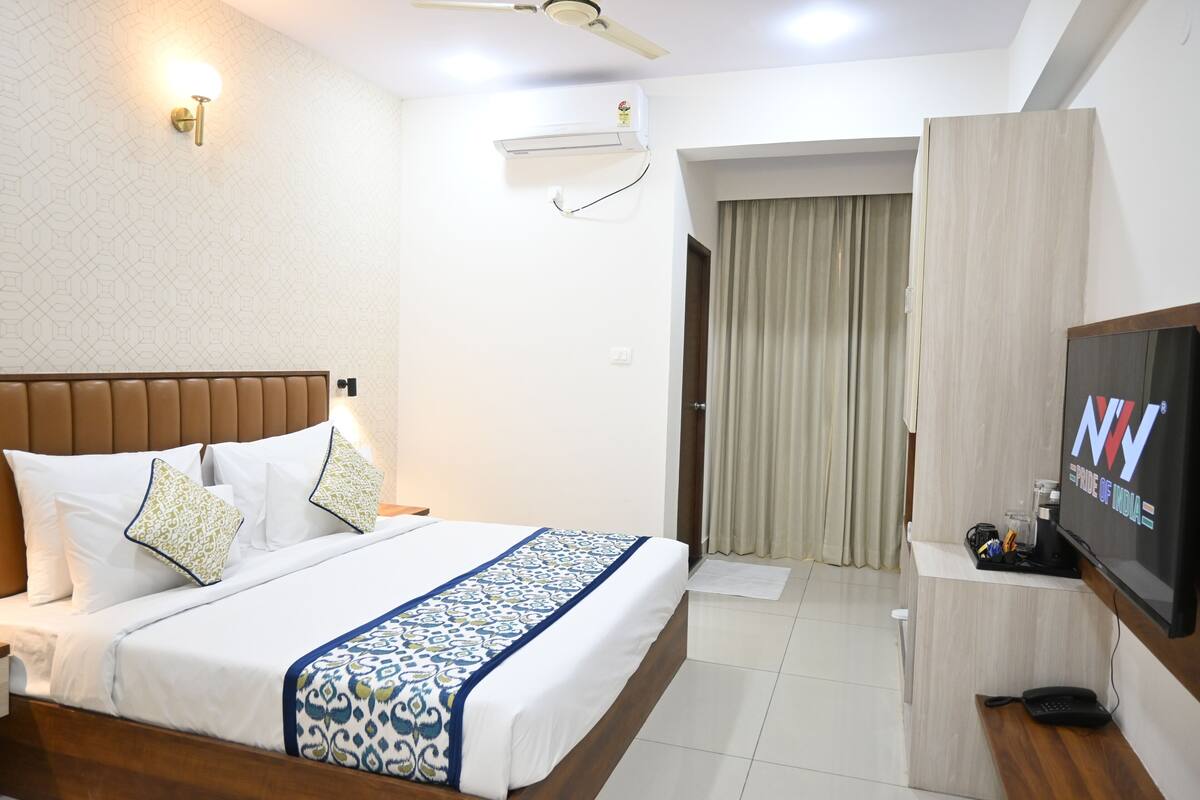 Minibar, laptop workspace, iron/ironing board (on request), free WiFi