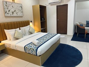 Club Room | Minibar, laptop workspace, iron/ironing board, free WiFi - The Dritan Brookefield ITPL Main Road (Bengaluru)