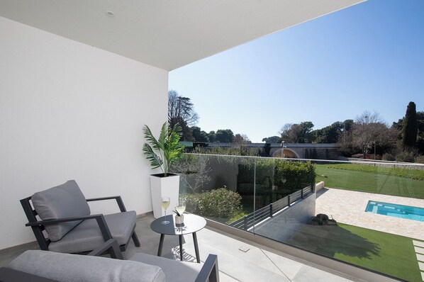 Terrace/patio - VALBRIONE - Luxury Rooms & Suites (Valbandon)