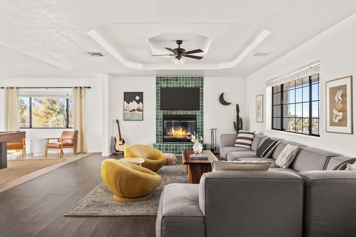 TV, fireplace, offices